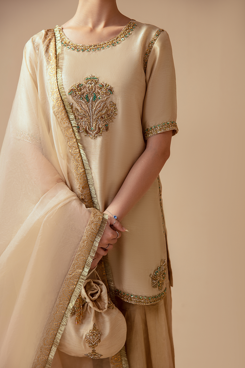 CLASSIC GOLD BEIGE
