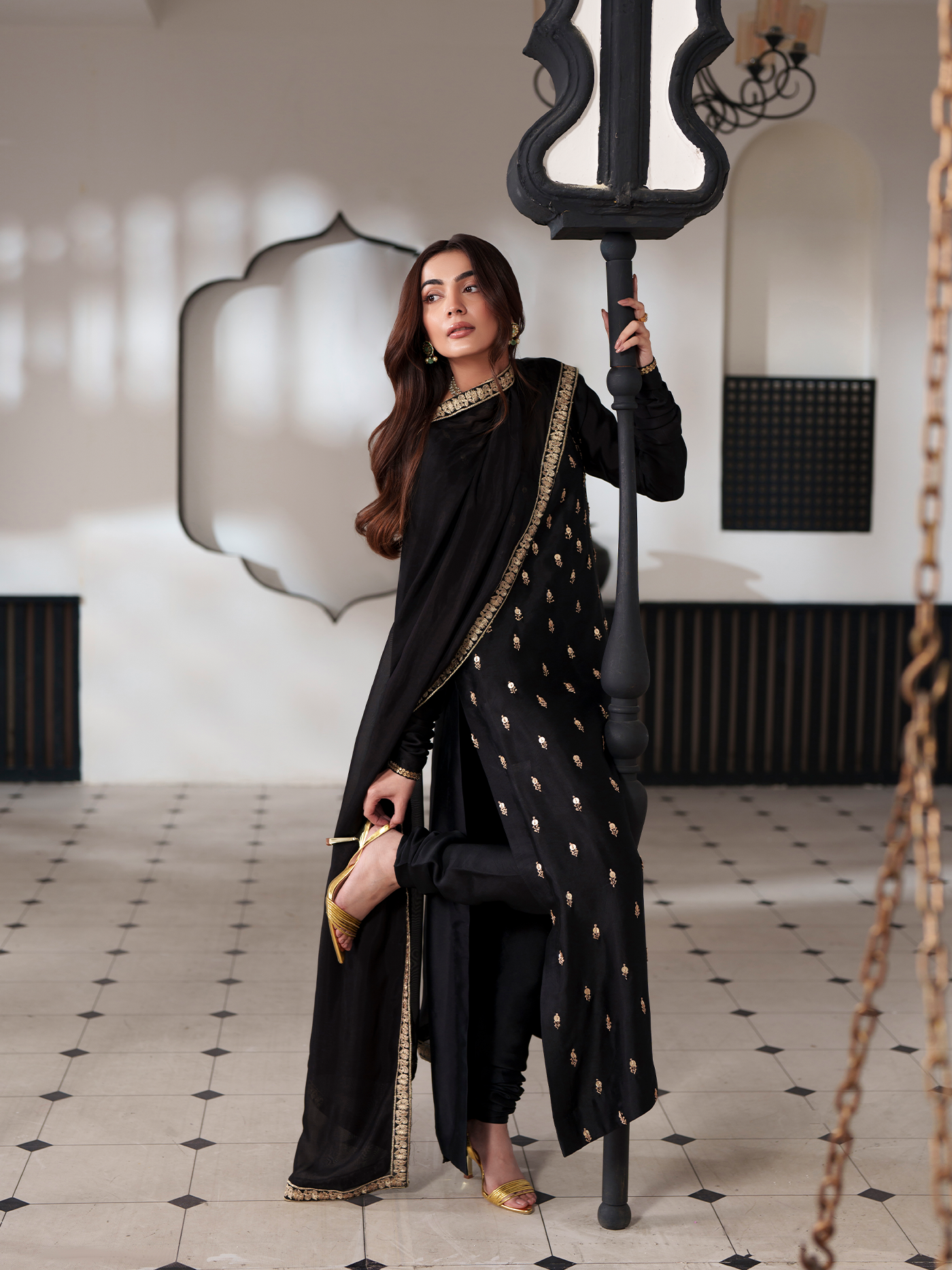 REGAL BLACK